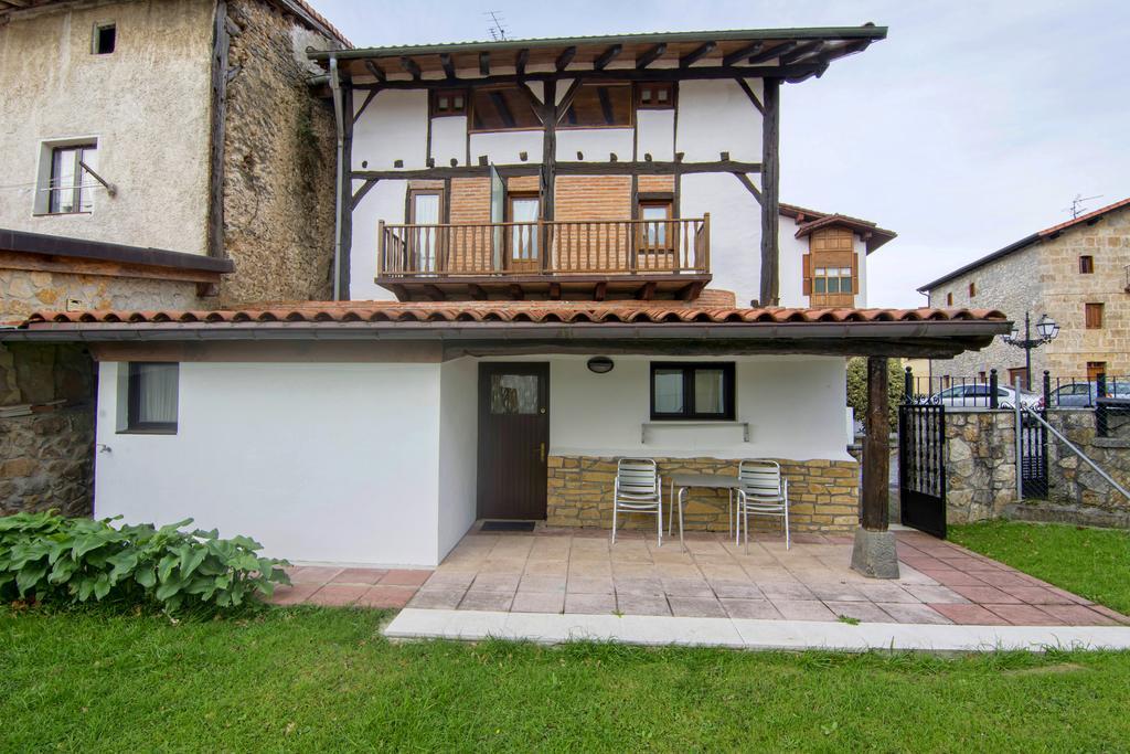 Zumargain Hostal Asteasu Exterior foto